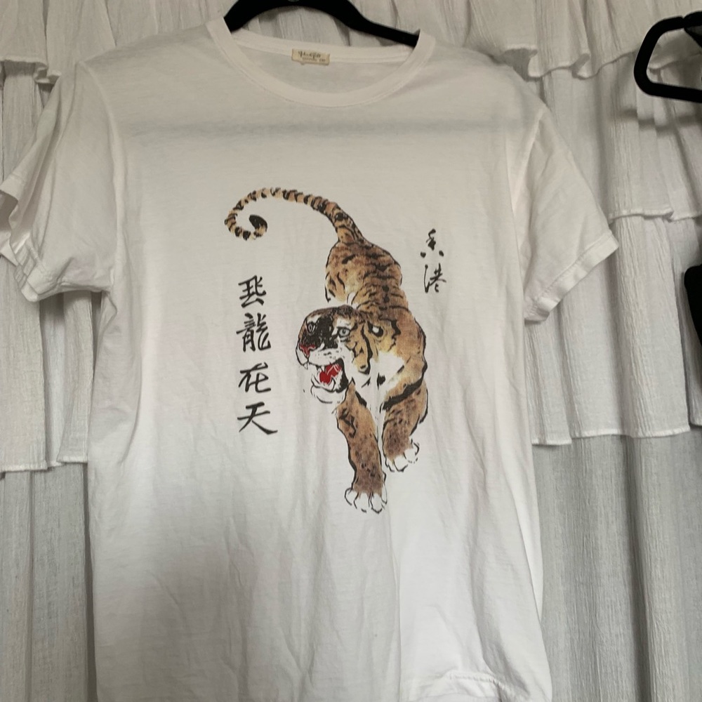 brandy melville tiger shirt
